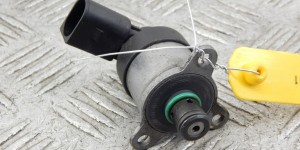 Датчик давления топлива BMW 3-series (E46) 13 51 7 787 186