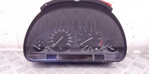 Щиток приборов (приборная панель) BMW 5-series (E39) 62 11 8 381 810