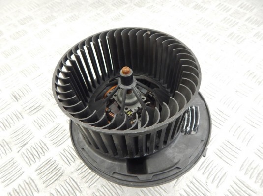 Моторчик печки BMW 1-series (E87) 64 11 9 227 671