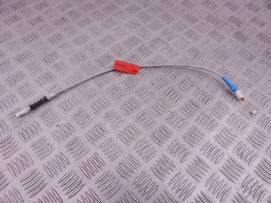 Трос двери передней BMW 4-series (F32/33/36) 51 21 7 291 405 Трос двери передней BMW 4-series (F32/33/36) 51 21 7 291 405