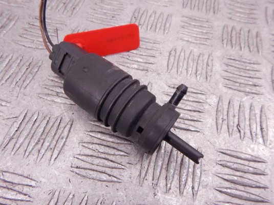 Насос (моторчик) омывателя стекла BMW 5-series (E39) 67 12 8 362 154