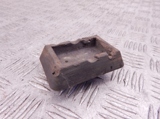 Опора под домкрат (поддомкратная подушка) BMW 5-series (E39) 51 71 8 204 244