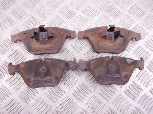 Тормозные колодки передние BMW X1-series (E84)