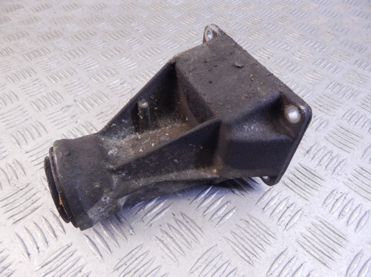 Кронштейн полуоси BMW X5-series (E53) 31 51 7 503 116