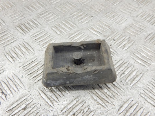 Опора под домкрат (поддомкратная подушка) BMW 5-series (E39) 51 71 7 001 650 Опора под домкрат (поддомкратная подушка) BMW 5-series (E39) 51 71 7 001 650