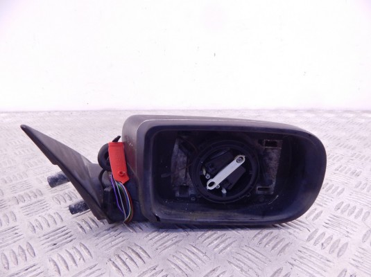 Зеркало наружное правое BMW 5-series (E39) 51 16 8 266 600