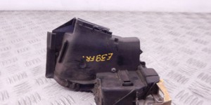 Замок двери передней правой BMW 5-series (E39) 51 21 8 235 104