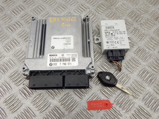 Блок управления двигателем BMW X3-series (E83) 13 61 7 796 571
