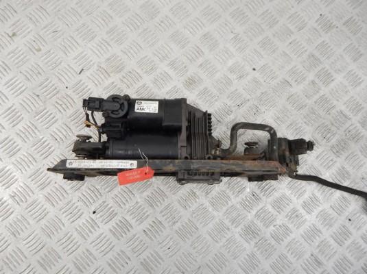 Компрессор пневмоподвески BMW 5-series (E60/61) 37 10 6 777 827