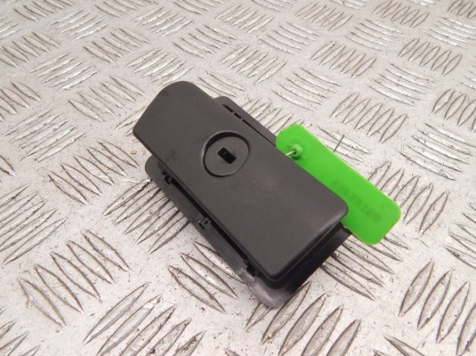 Замок бардачка BMW 3-series (E46) 51 16 8 163 018 Замок бардачка BMW 3-series (E46) 51 16 8 163 018