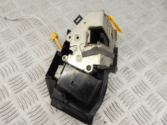 Замок двери передней левой BMW 5-series (E39) 51 21 8 235 097