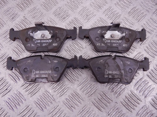 Тормозные колодки передние BMW 5-series (E39) 34 11 6 761 278