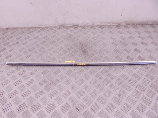 Молдинг стекла двери передней правой наружный BMW 3-series (E46) 51 33 8 194 712 Молдинг стекла двери передней правой наружный BMW 3-series (E46) 51 33 8 194 712