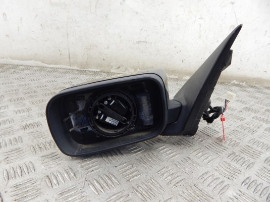 Зеркало наружное левое BMW 3-series (E46) 51 16 7 011 937 Зеркало наружное левое BMW 3-series (E46) 51 16 7 011 937