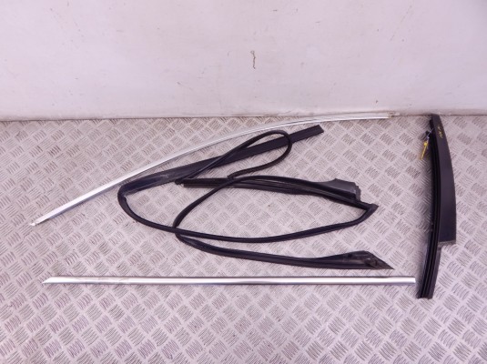 Молдинг двери передней левой BMW 7-series (F01/02) 51 33 7 177 947