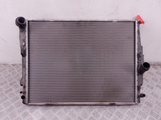 Радиатор (основной) BMW 3-series (E90/91/92) 17 11 7 562 079 Радиатор (основной) BMW 3-series (E90/91/92) 17 11 7 562 079