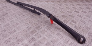 Щеткодержатель (поводок стеклоочистителя, дворник) BMW 5-series (E39) 61 61 8 209 879