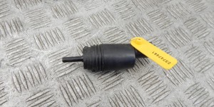 Насос (моторчик) омывателя стекла BMW 5-series (E39) 67 12 8 377 612 Насос (моторчик) омывателя стекла BMW 5-series (E39) 67 12 8 377 612