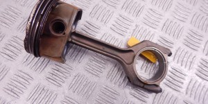 Поршень BMW 3-series (E90/91/92) 11 25 7 558 528 Поршень BMW 3-series (E90/91/92) 11 25 7 558 528