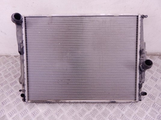 Радиатор (основной) BMW 3-series (E90/91/92) 17 11 7 562 079