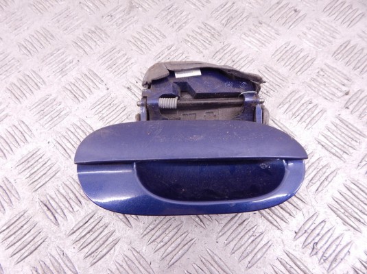 Ручка наружная передняя правая BMW 5-series (E39) 51 21 0 000 516