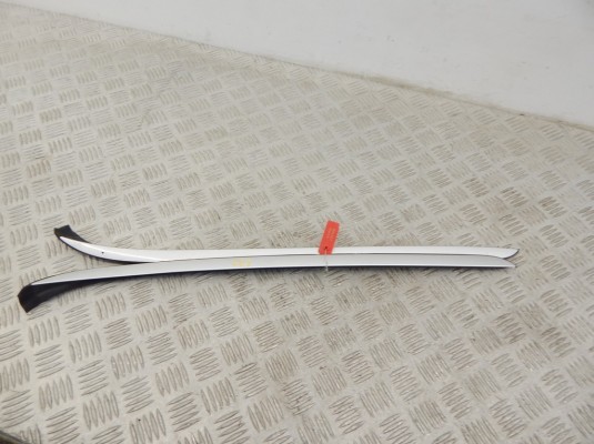 Молдинг стекла лобового BMW 3-series (E90/91/92) 51 13 7 184 001