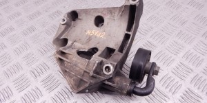 Кронштейн компрессора кондиционера BMW X5-series (E53) 64 55 7 786 708 Кронштейн компрессора кондиционера BMW X5-series (E53) 64 55 7 786 708