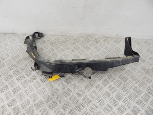 Крепление фары правой BMW 3-series (E90/91/92) 51 64 7 138 402