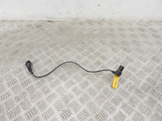 Датчик распредвала BMW 5-series (E39) Датчик распредвала BMW 5-series (E39)