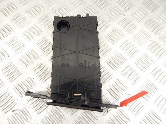 Подстаканник BMW 3-series (E90/91/92) 51 45 7 127 461