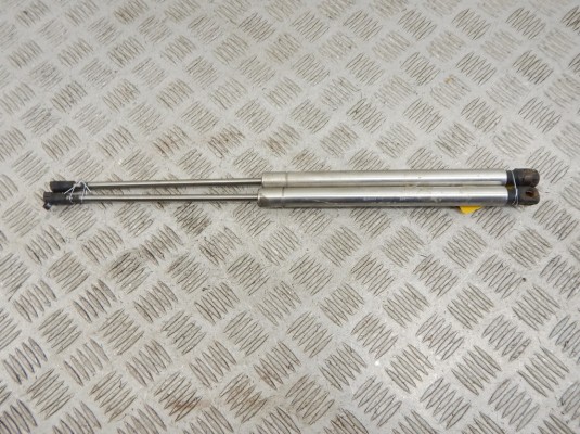 Амортизатор крышки багажника (3-5 двери) VOLKSWAGEN PASSAT 5+ (2000-2005) 1j6827550c Амортизатор крышки багажника (3-5 двери) VOLKSWAGEN PASSAT 5+ (2000-2005) 1j6827550c