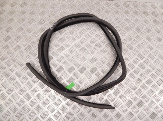 Уплотнитель BMW 5-series (E39) 51 72 7 116 405