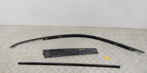 Молдинг двери передней левой BMW X5-series (E53) 51 32 8 257 701
