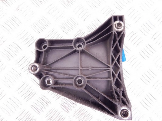 Кронштейн компрессора кондиционера BMW 7-series (E65/66) 64 55 7 792 202