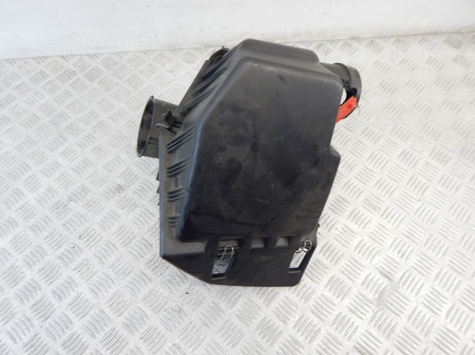 Корпус воздушного фильтра BMW 5-series (E60/61) 13 71 7 521 030