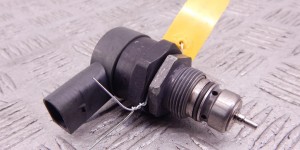 Датчик давления топлива BMW 3-series (E90/91/92) 13 53 7 805 734 Датчик давления топлива BMW 3-series (E90/91/92) 13 53 7 805 734