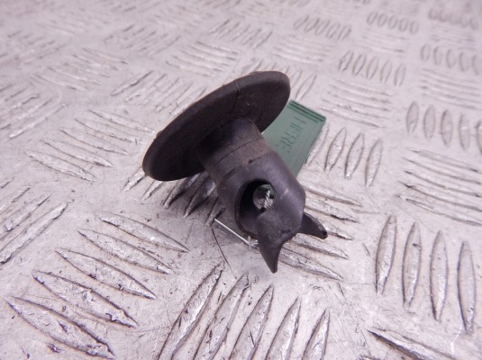 Заглушка порога BMW 3-series (E36) 51 71 1 960 704 Заглушка порога BMW 3-series (E36) 51 71 1 960 704