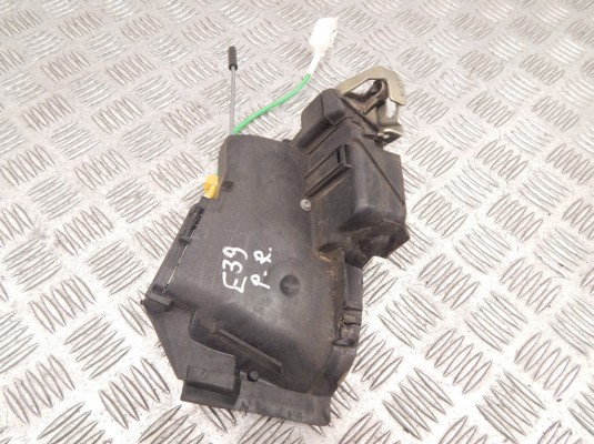 Замок двери передней правой BMW 5-series (E39) 51 21 8 235 104