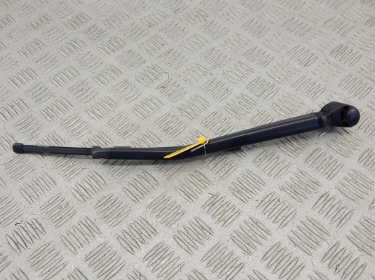 Щеткодержатель задний BMW 1-series (E87) 61 62 7 138 507 Щеткодержатель задний BMW 1-series (E87) 61 62 7 138 507