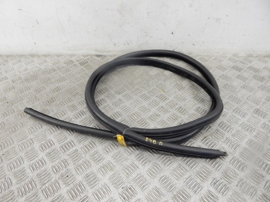 Уплотнитель BMW 3-series (E46) 51 33 8 194 695