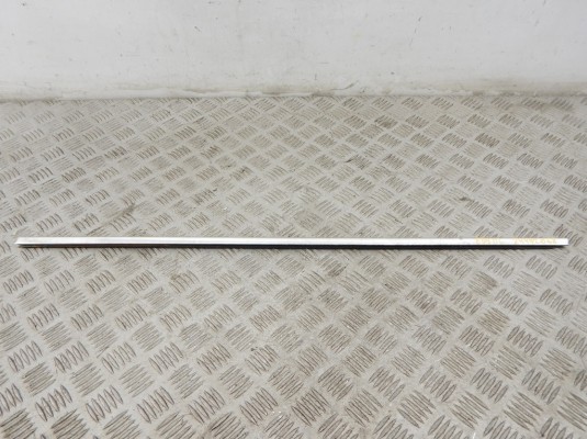 Молдинг стекла двери передней левой наружный BMW 5-series (E39)