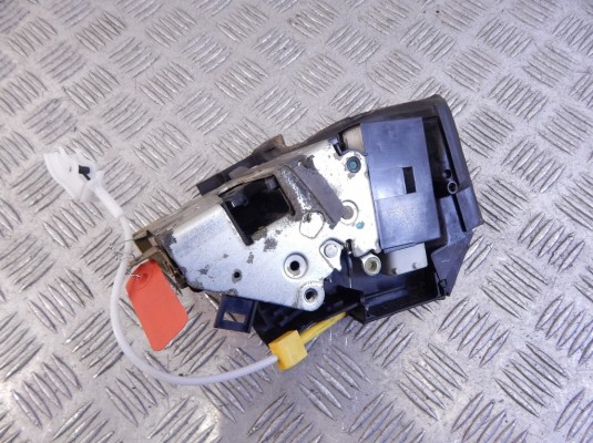 Замок двери передней левой BMW 5-series (E39) 51 21 8 235 097