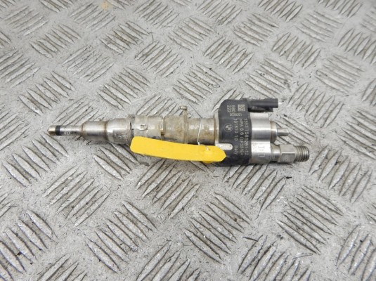 Форсунка BMW X5-series (E70) 13 53 7 585 261