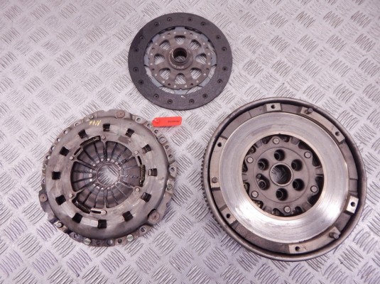 Маховик BMW 1-series (E87) 21 21 7 573 046 Маховик BMW 1-series (E87) 21 21 7 573 046