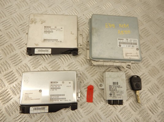 Блок управления двигателем BMW 5-series (E39) 13 61 2 247 891