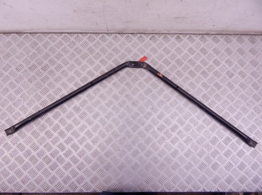 Распорная планка BMW 5-series (E60/61) 51 61 7 046 555 Распорная планка BMW 5-series (E60/61) 51 61 7 046 555