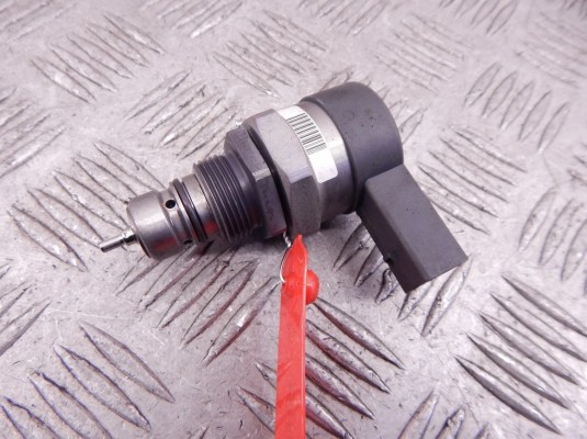 Датчик давления топлива BMW 1-series (F20/21) 13 53 7 805 734