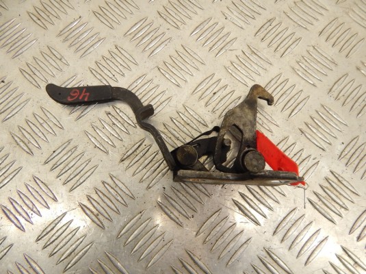 Крюк капота BMW 3-series (E46) 51 23 8 213 029 Крюк капота BMW 3-series (E46) 51 23 8 213 029