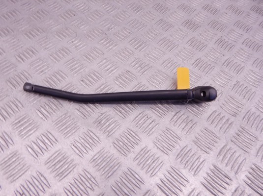 Щеткодержатель задний BMW 1-series (E87) 61 62 7 138 507 Щеткодержатель задний BMW 1-series (E87) 61 62 7 138 507