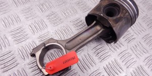 Поршень BMW 1-series (E87) 11 25 7 792 005 Поршень BMW 1-series (E87) 11 25 7 792 005